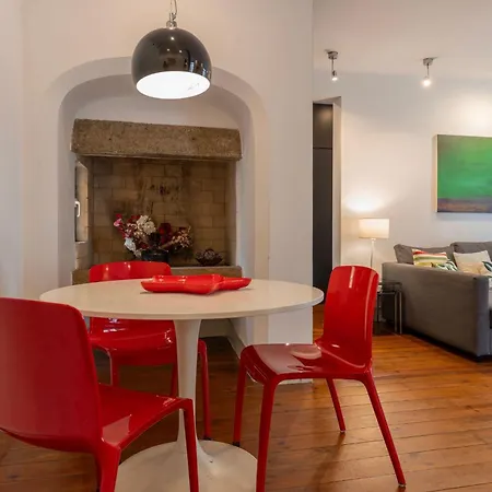 Chiado Center 1bdr Flat By Lovelystay