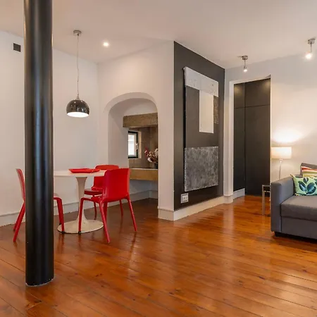 Daire Chiado Center 1bdr Flat By Lovelystay Lisboa