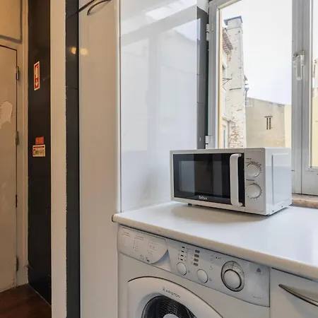 Chiado Center 1bdr Flat By Lovelystay * リスボン